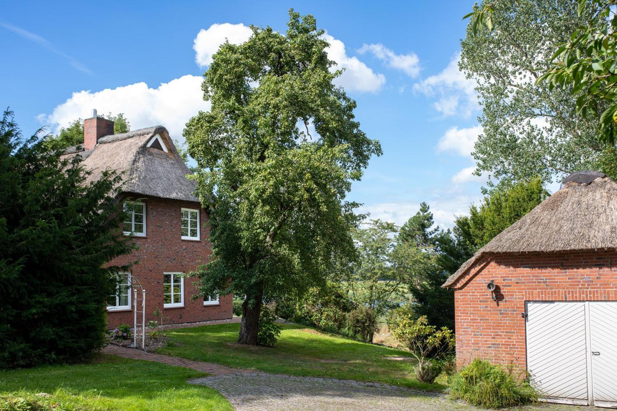 Reetdachhaus Eiderblick Villa Breiholz Exterior photo